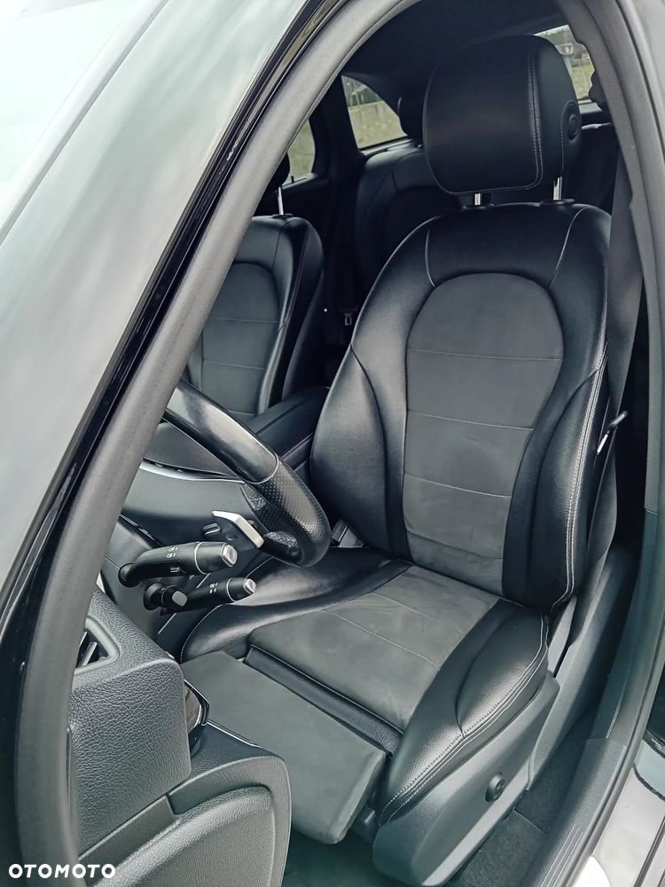 Mercedes-Benz GLC 250 4Matic 9G-TRONIC AMG Line - 26