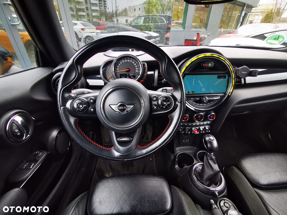 MINI Cooper Standard - 10