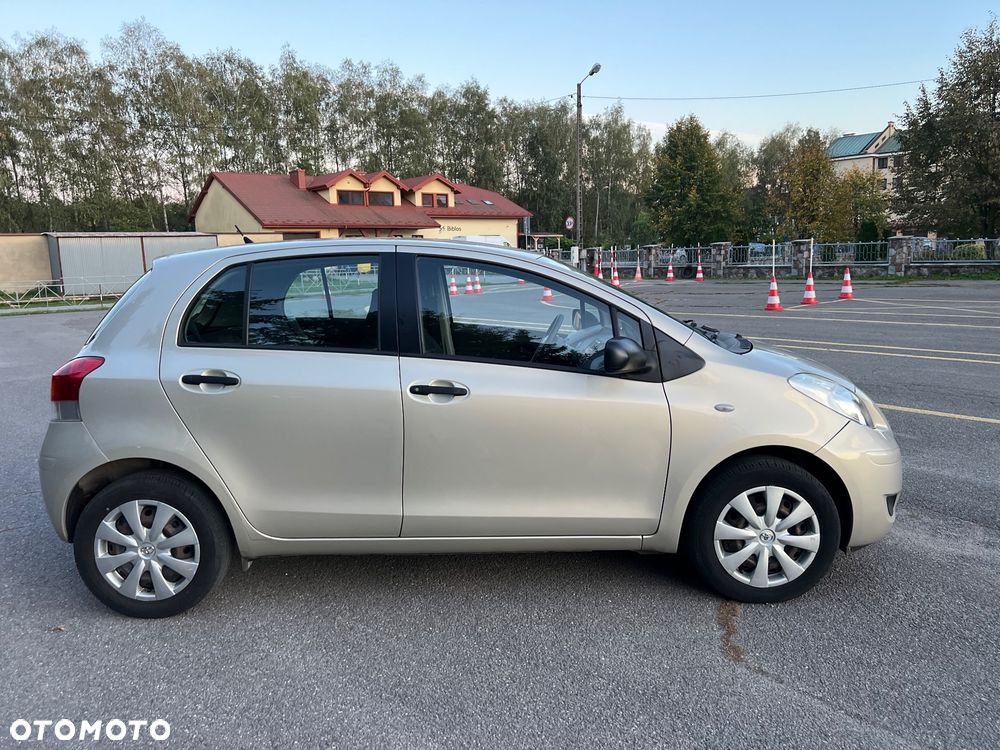 Toyota Yaris 1.0 VVT-i Sol - 22