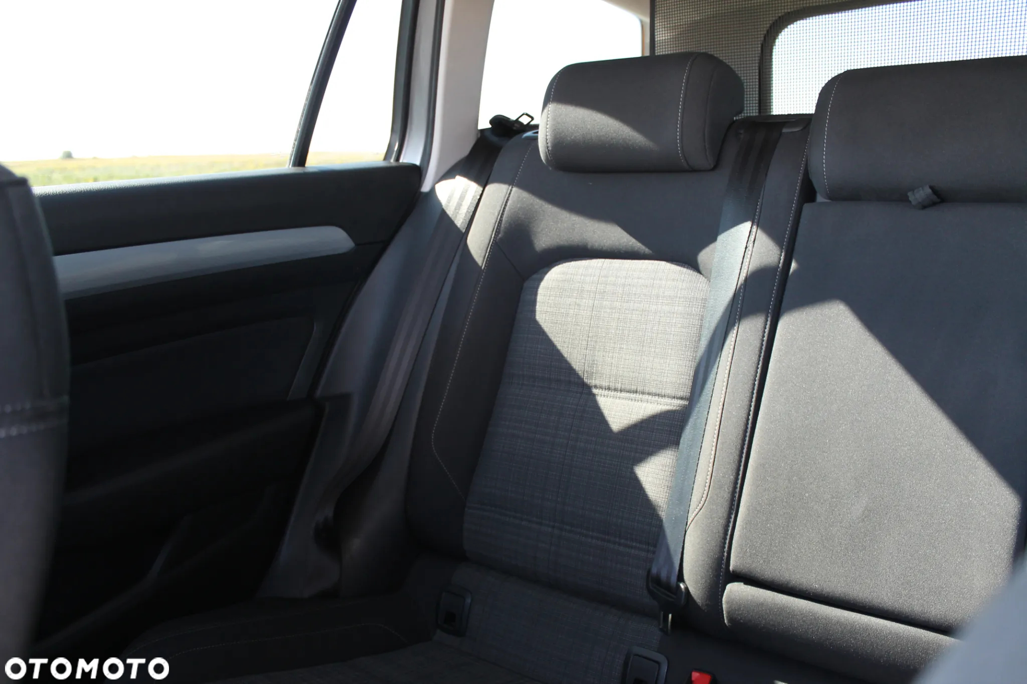 Volkswagen Passat Variant 2.0 TDI SCR DSG Business - 29