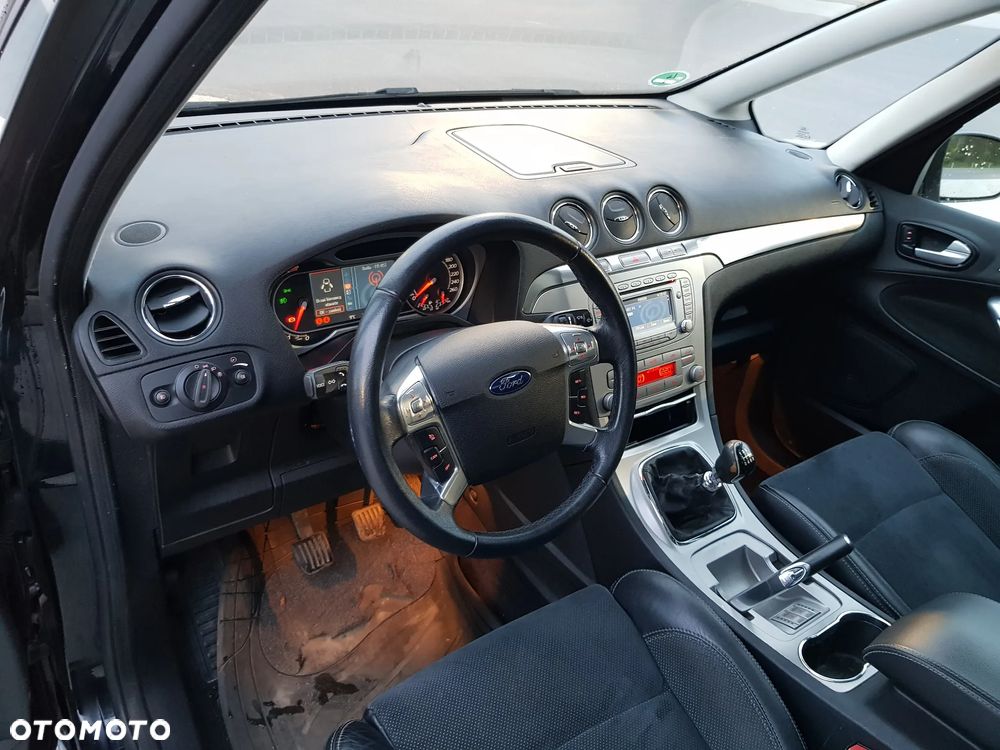 Ford Galaxy 2.2 TDCi DPF Titanium - 11