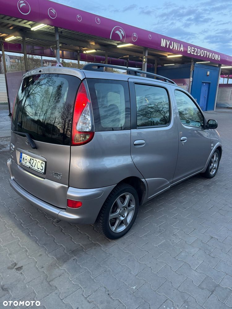 Toyota Yaris Verso 1.5 Sol - 4