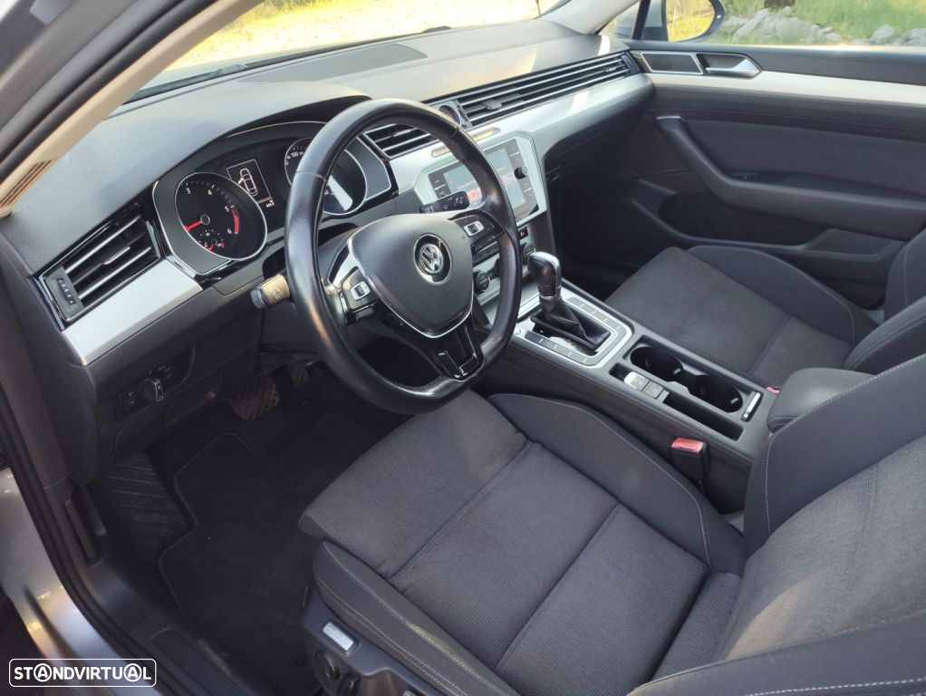 VW Passat 1.6 TDI Highline DSG - 12