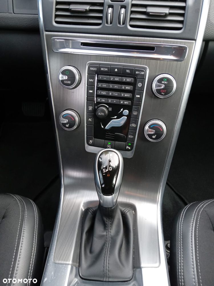 Volvo XC 60 D3 Geartronic Momentum - 10