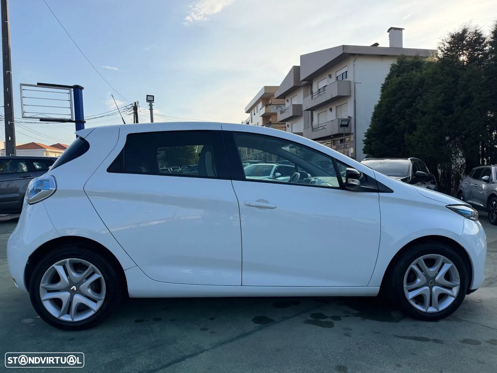 Renault Zoe (s/ Bateria) 41 kwh Life - 8