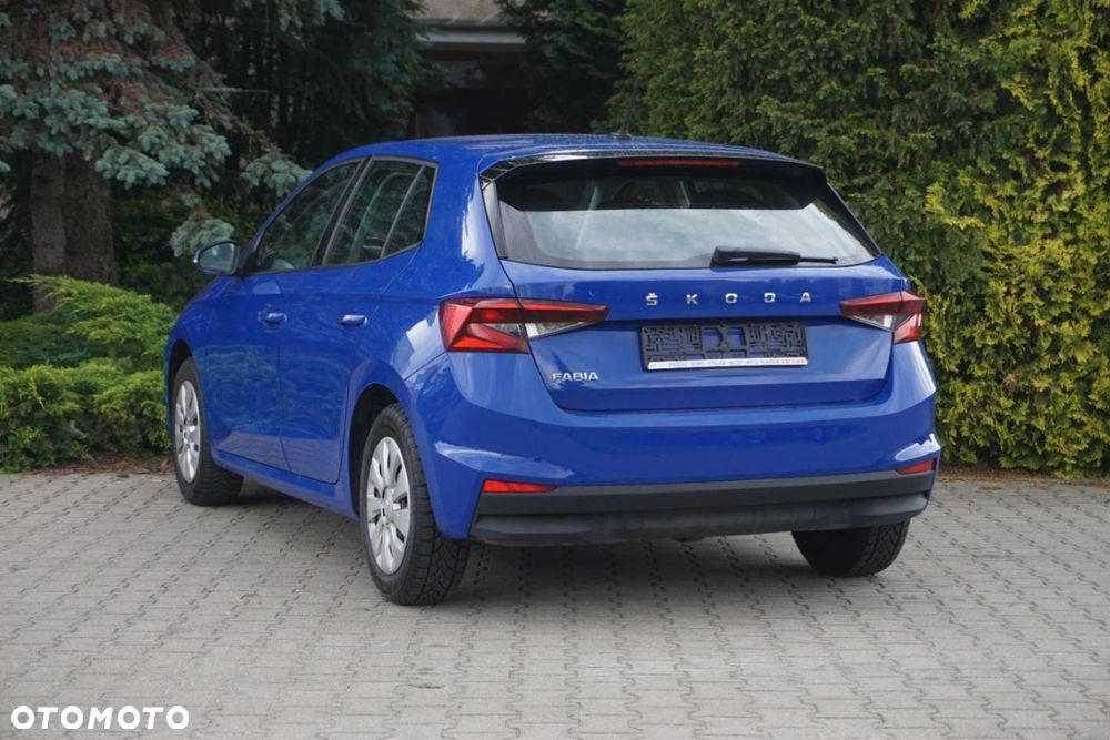 Skoda Fabia - 8