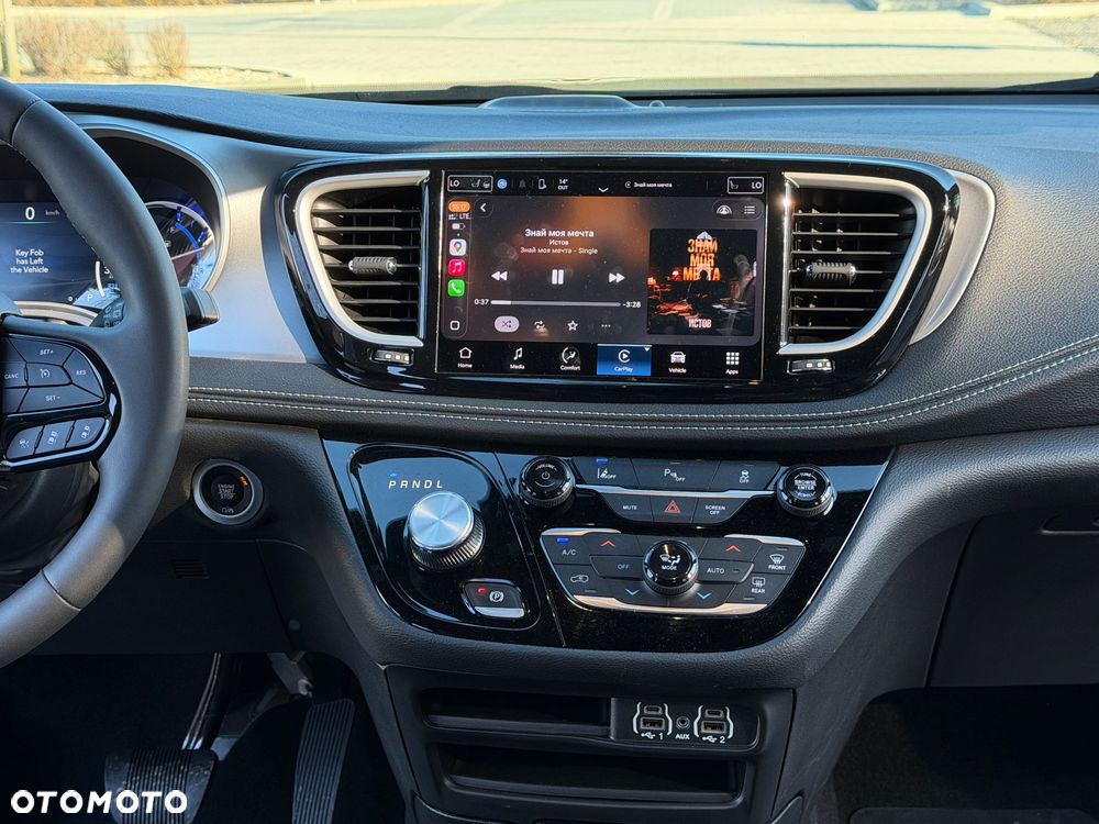 Chrysler Pacifica - 19