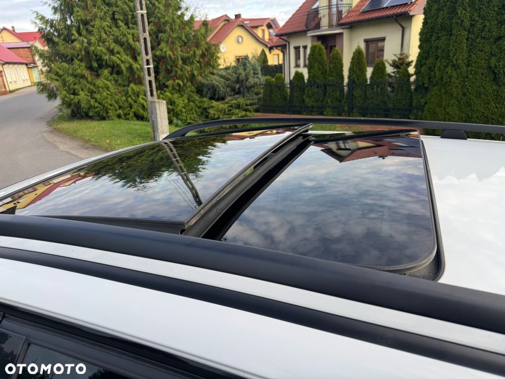 BMW Seria 3 318d DPF Touring - 12