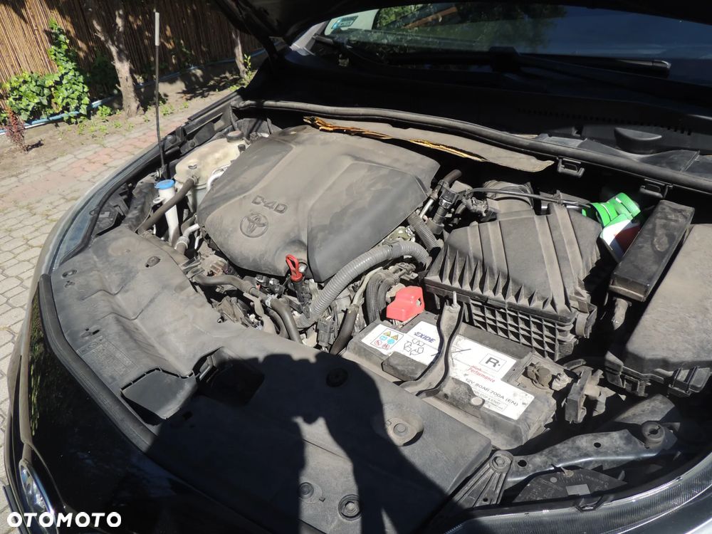 Toyota Avensis 2.0 D-4D Premium - 11