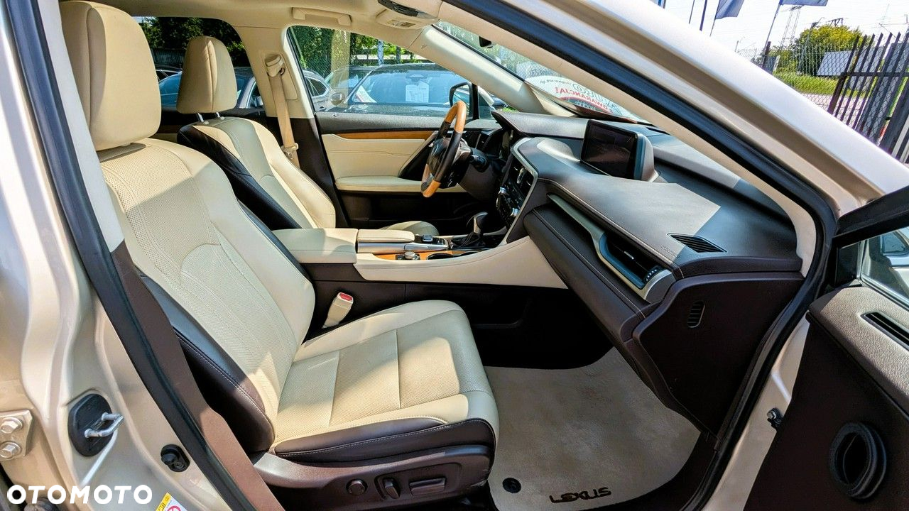 Lexus RX - 19