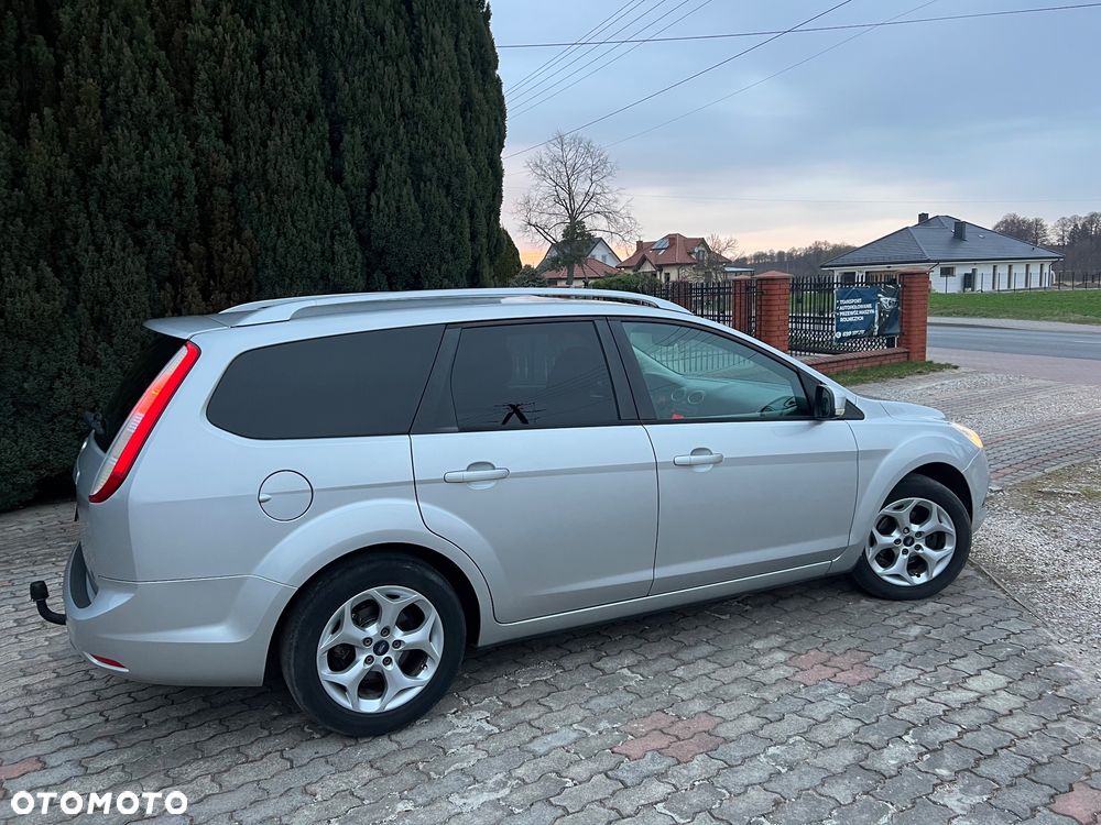 Ford Focus 1.6 16V Trend - 9