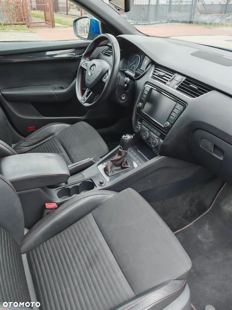 Skoda Octavia 2.0 TDI DSG RS - 5
