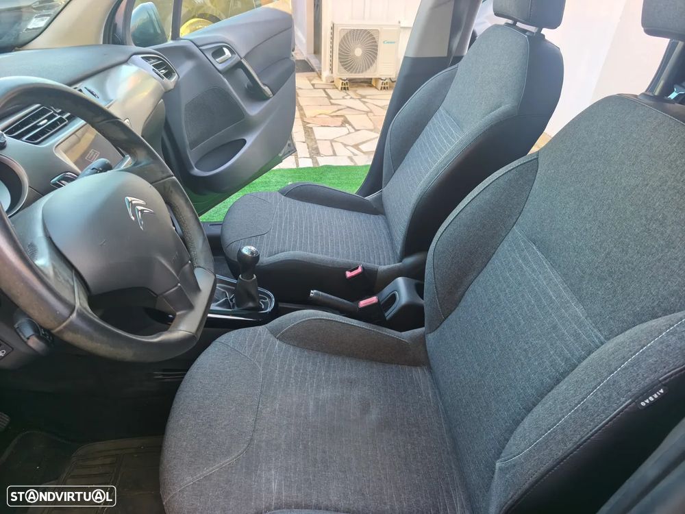 Citroën C3 1.2 PureTech Shine - 18