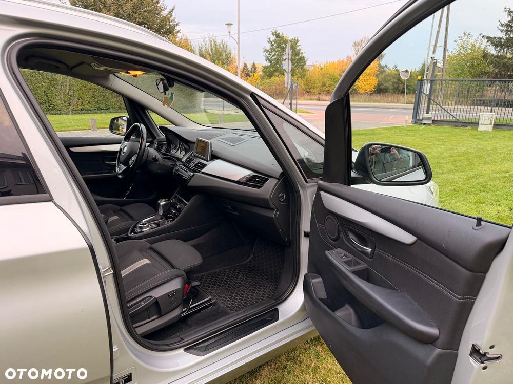 BMW Seria 2 218d - 13
