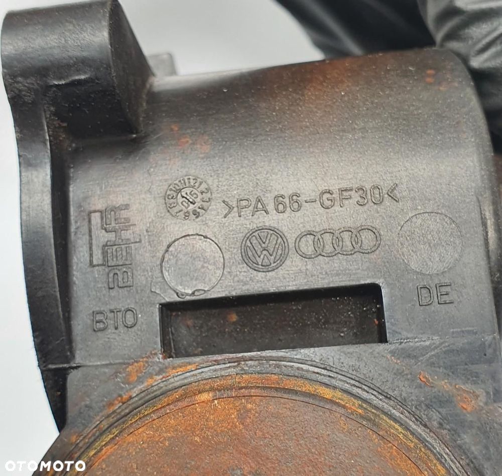 OBUDOWA TERMOSTATU AUDI A4 B7 1.8 T - 4