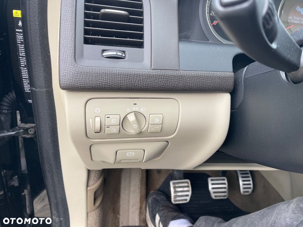 Volvo XC 60 D5 AWD Kinetic - 22