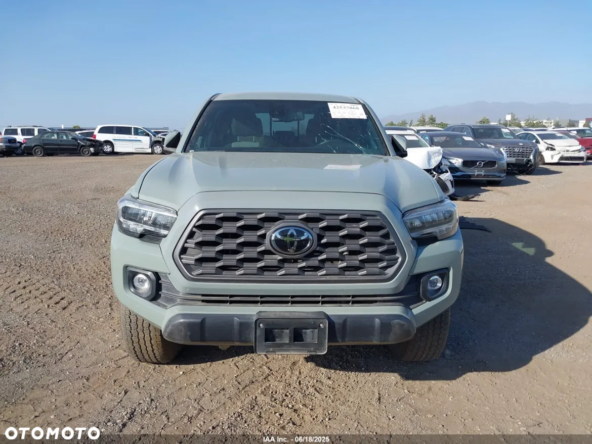 Toyota Tacoma - 2
