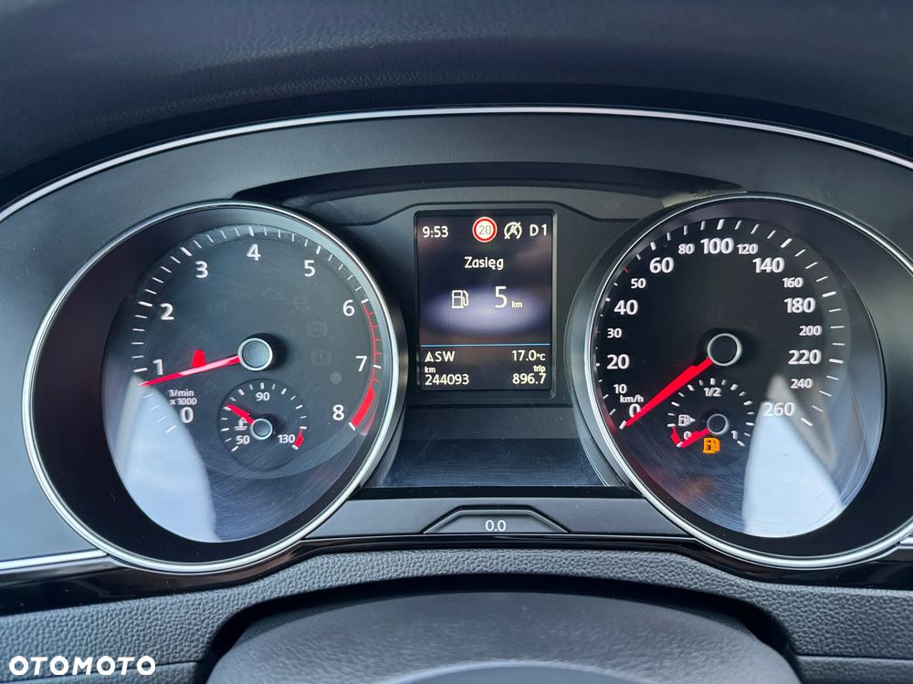 Volkswagen Passat 2.0 TSI Business DSG - 5