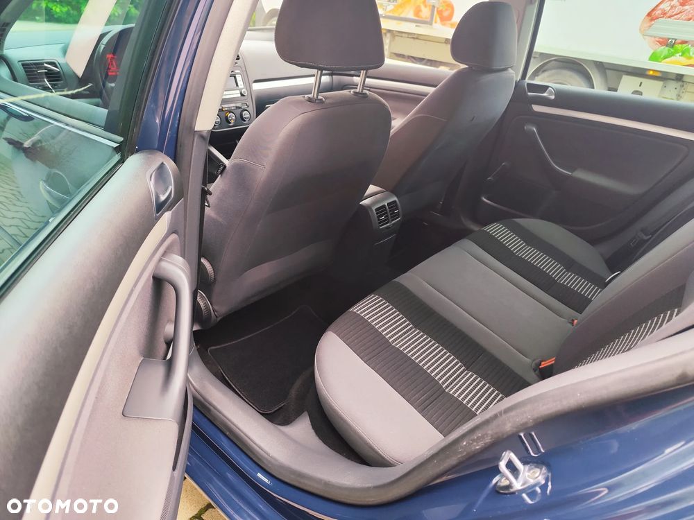 Volkswagen Golf - 14