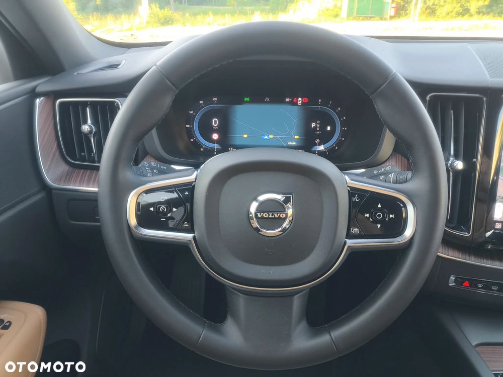 Volvo XC 60 B5 B AWD Plus Bright - 33