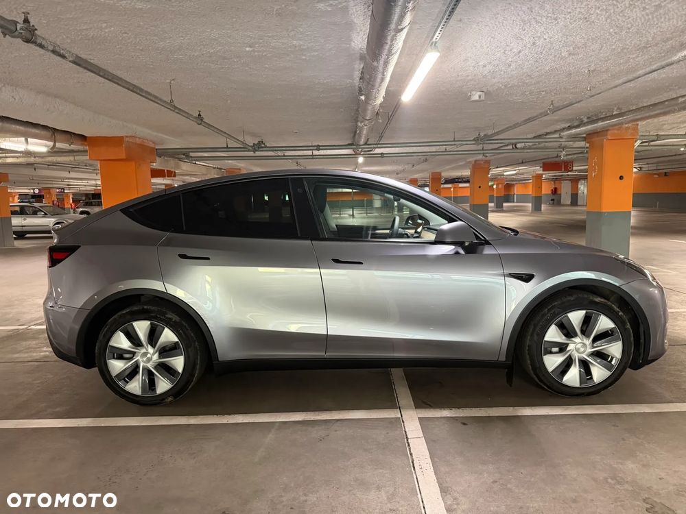Tesla Model Y Long Range Dual Motor AWD - 5