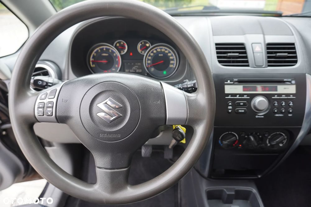 Suzuki SX4 1.6 VVT 4x4 Comfort - 17