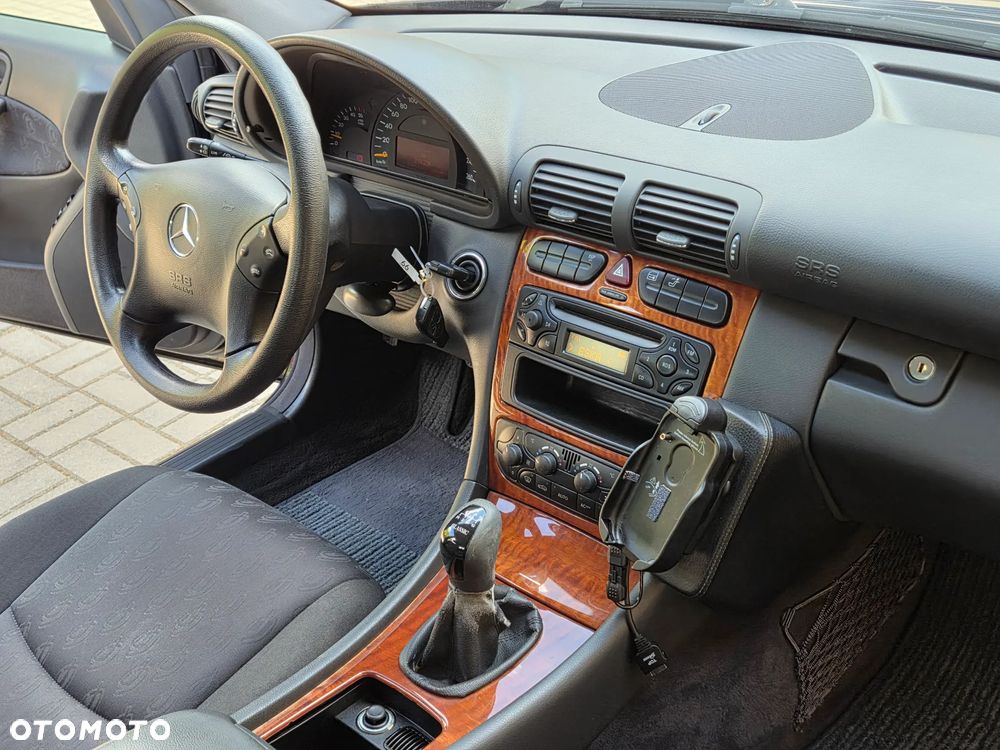 Mercedes-Benz Klasa C 200 CDI Classic - 19