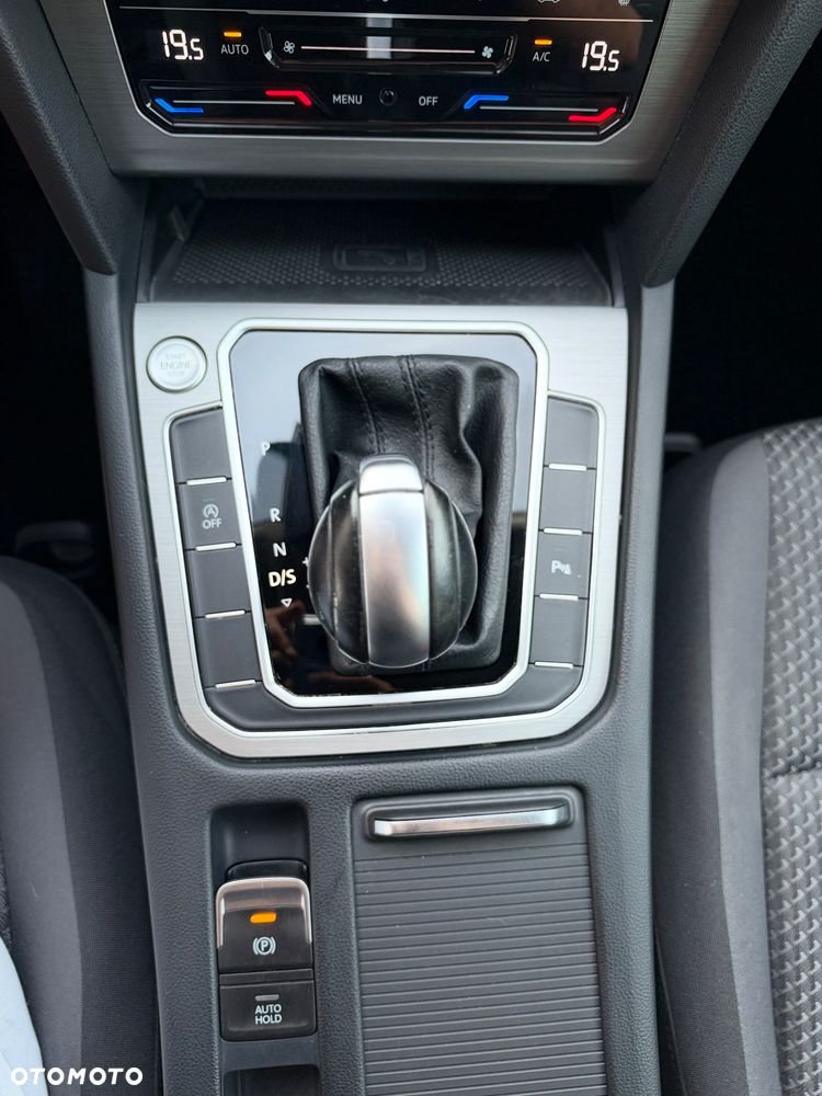 Volkswagen Passat 2022