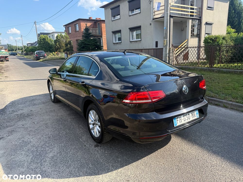 Volkswagen Passat 1.6 TDI SCR DSG Comfortline - 5