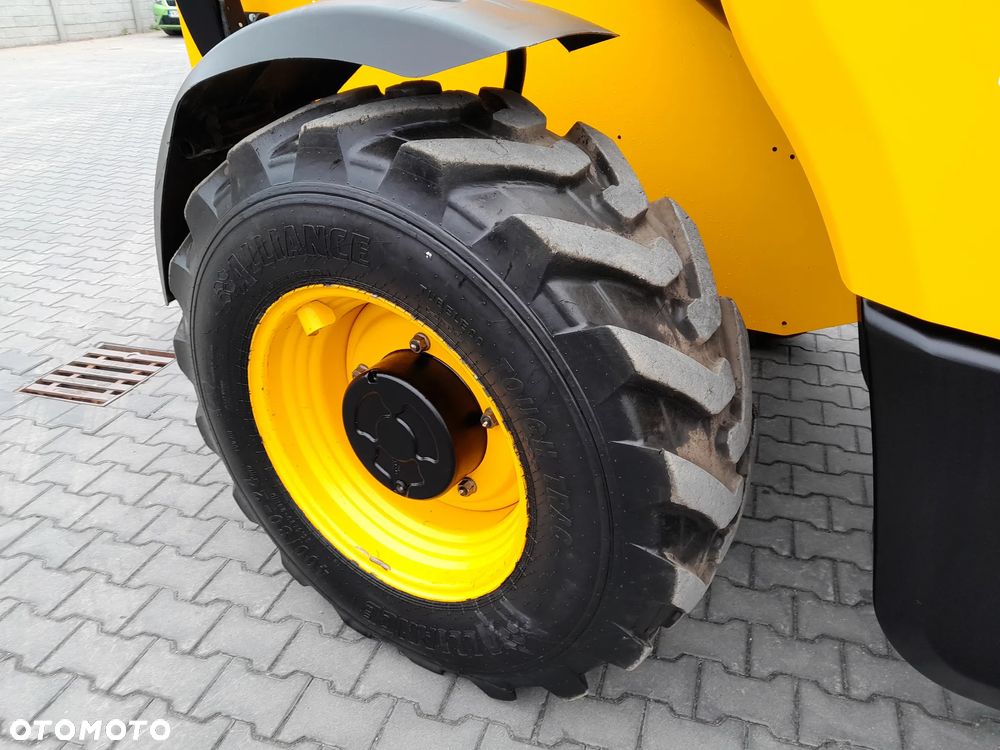 JCB 540-140 2022r - 23