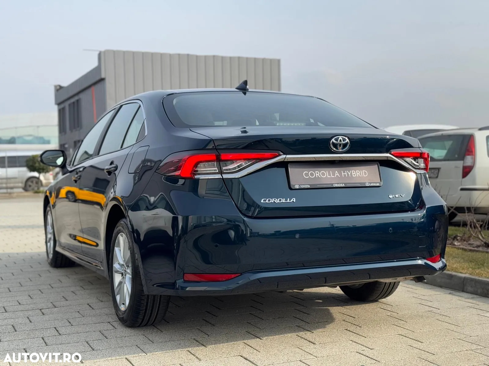 Toyota Corolla 1.8 HSD Business - 16