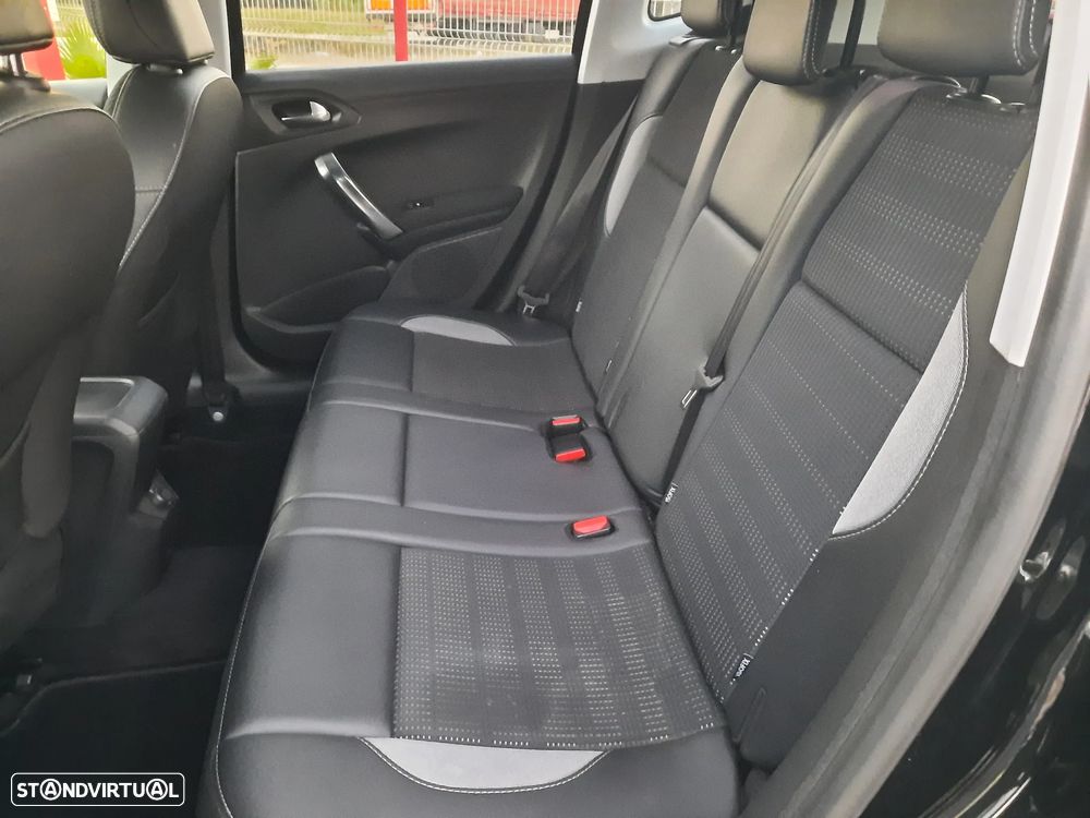 Peugeot 2008 1.6 BlueHDi Allure - 31