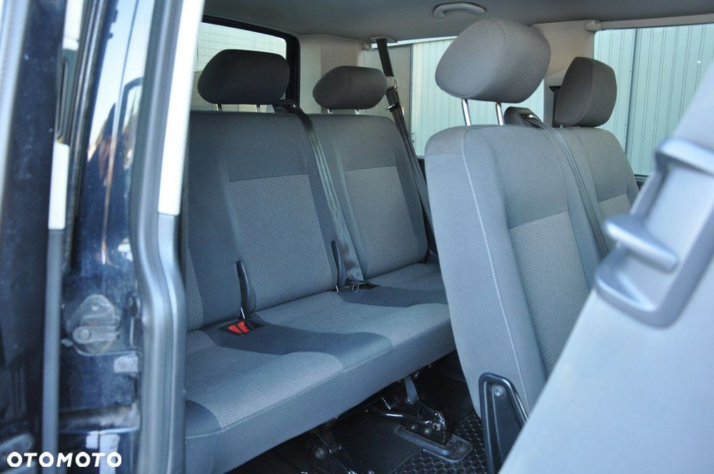 Volkswagen Caravelle - 10