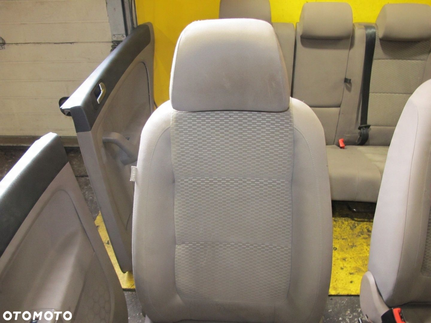 VW GOLF PLUS FOTELE KANAPA BOCZKI DRZWI KPL EU - 2