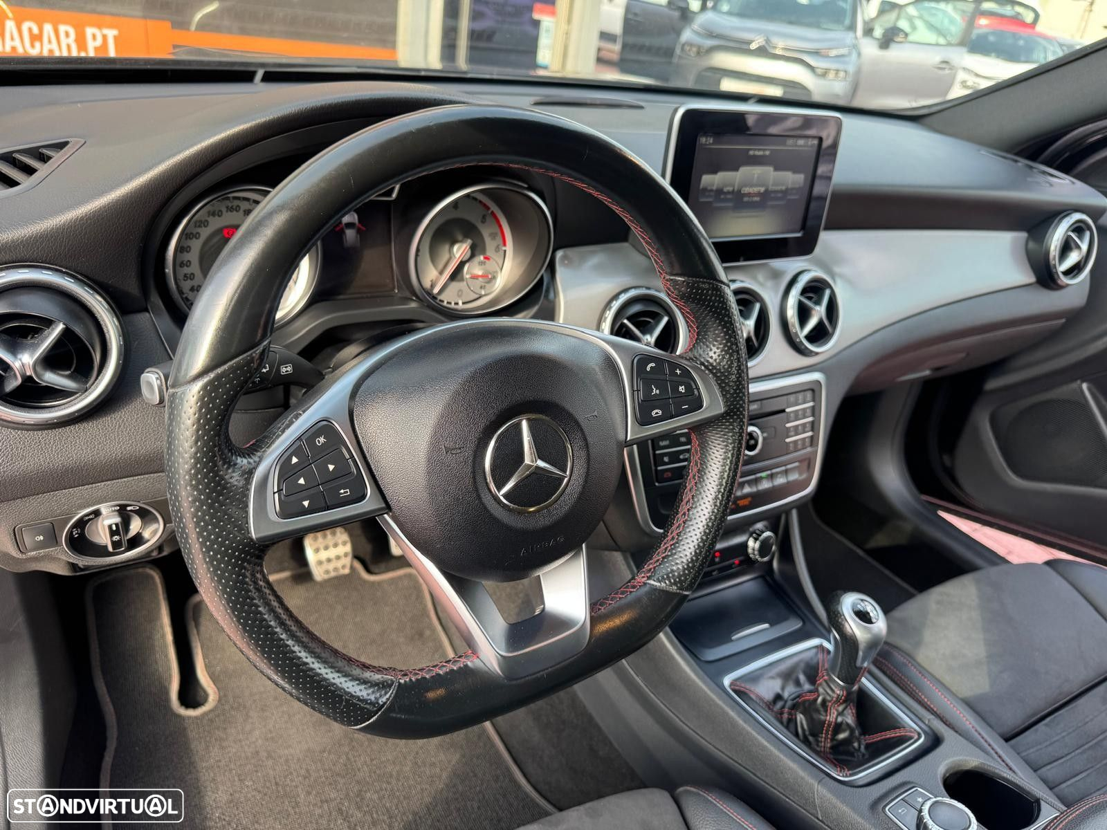 Mercedes-Benz GLA 180 CDi AMG Line - 48