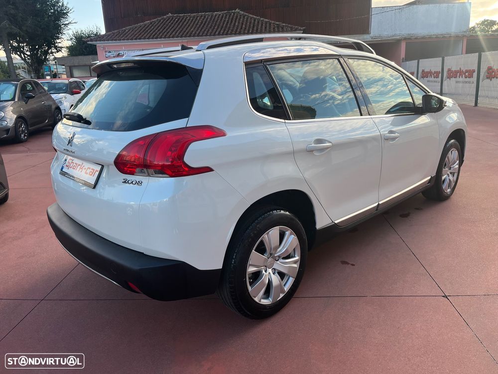 Peugeot 2008 PureTech 110 Stop&Start EAT6 Allure - 5
