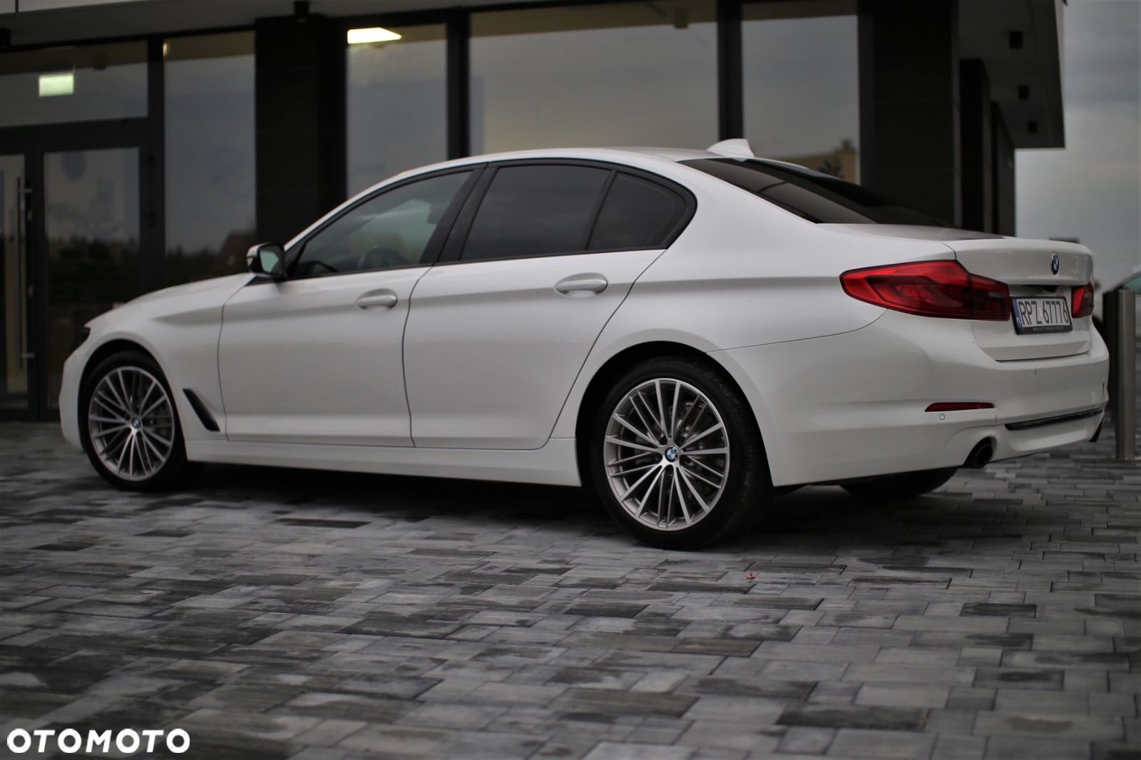 BMW Seria 5 530i GPF Luxury Line sport - 4