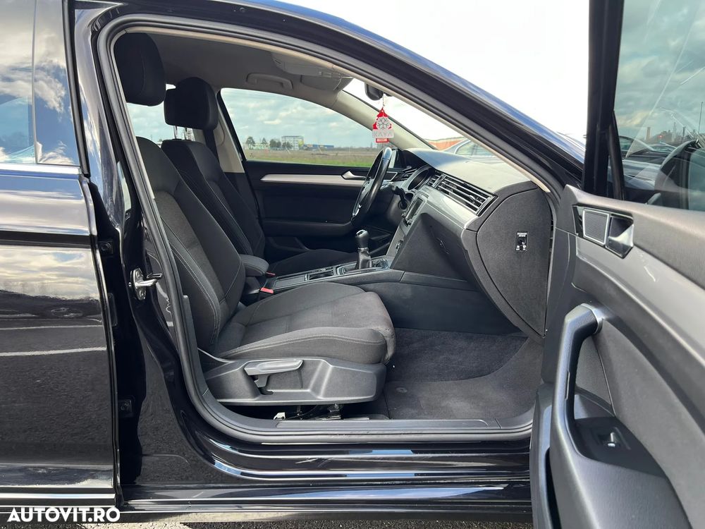 Volkswagen Passat - 10