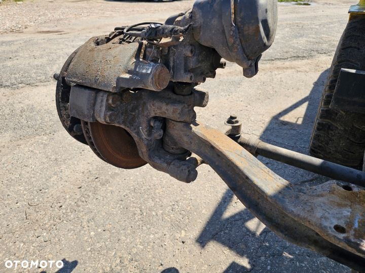 ZWROTNICA PIASTA PRZEDNIA PRAWA RENAULT MIDLUM DCI FELGI 17.5 00-06 rok - 2
