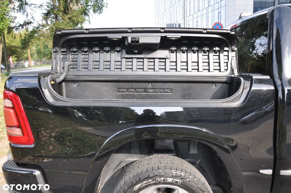 Dodge RAM - 8