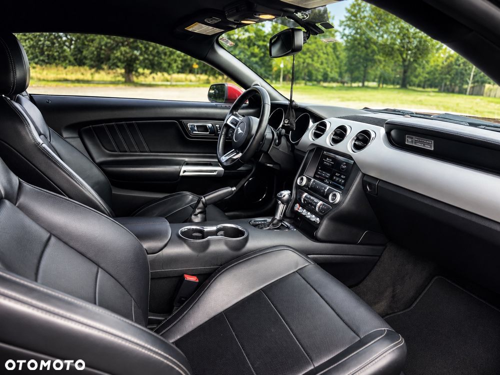 Ford Mustang - 19