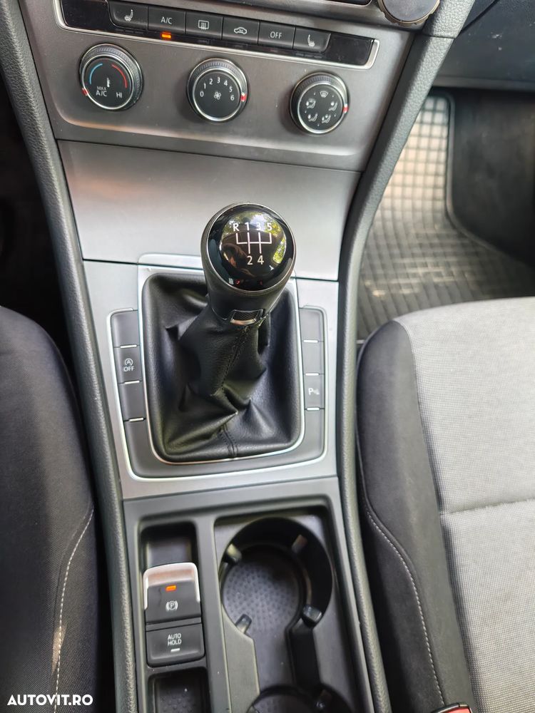 Volkswagen Golf 1.6 TDI DPF Comfortline - 8