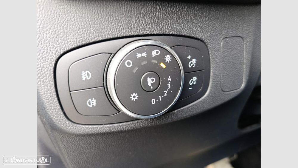 Ford Focus 1.0 EcoBoost MHEV ST-Line - 27