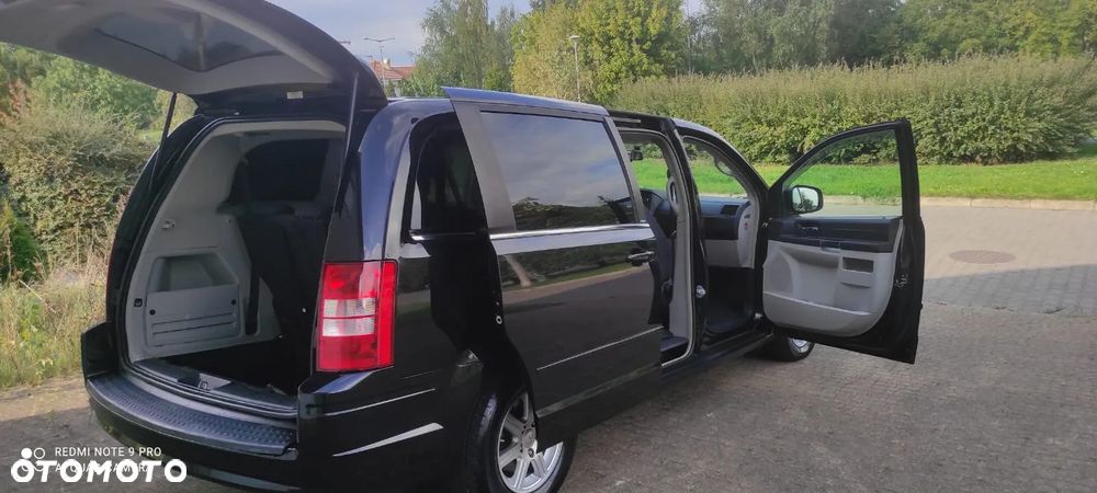 Chrysler Grand Voyager 2.8 CRD LX - 29