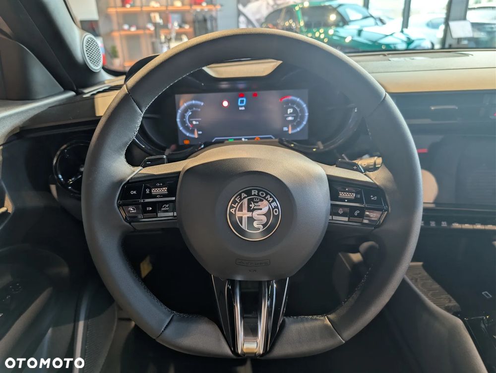 Alfa Romeo Junior 1.2 mHEV Ibrida eDCT - 12