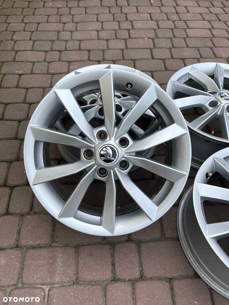 Oryginalne alufelgi Skoda 5x112 17 cali Yeti Octavia Superb