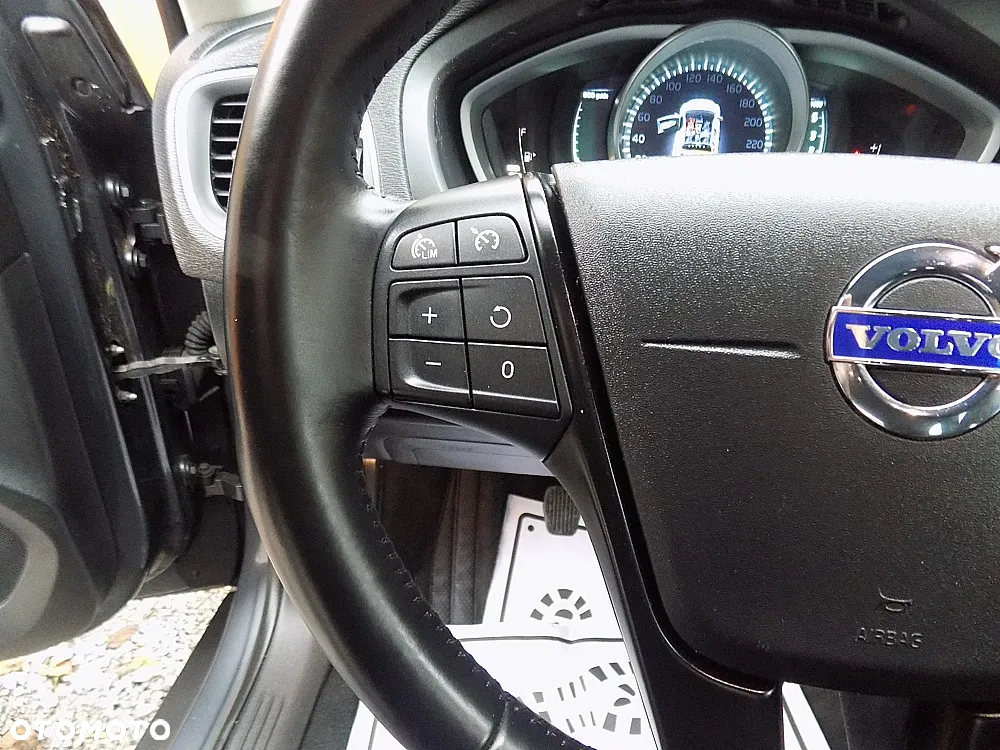 Volvo V40 Cross Country D2 Momentum - 12