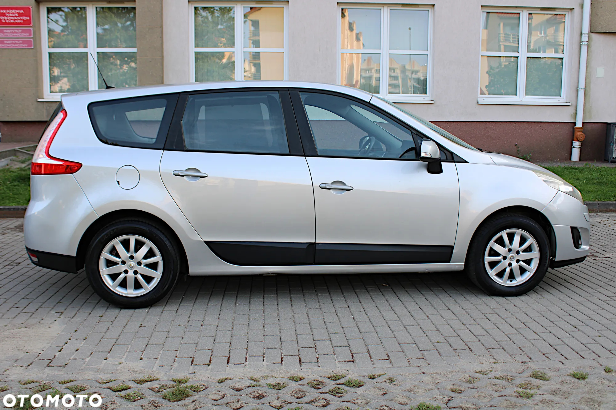 Renault Grand Scenic 1.6 16V 110 LIMITED - 12