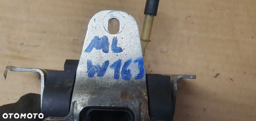Zamek klapy bagażnika Mercedes ML W163 A1637400235 - 8