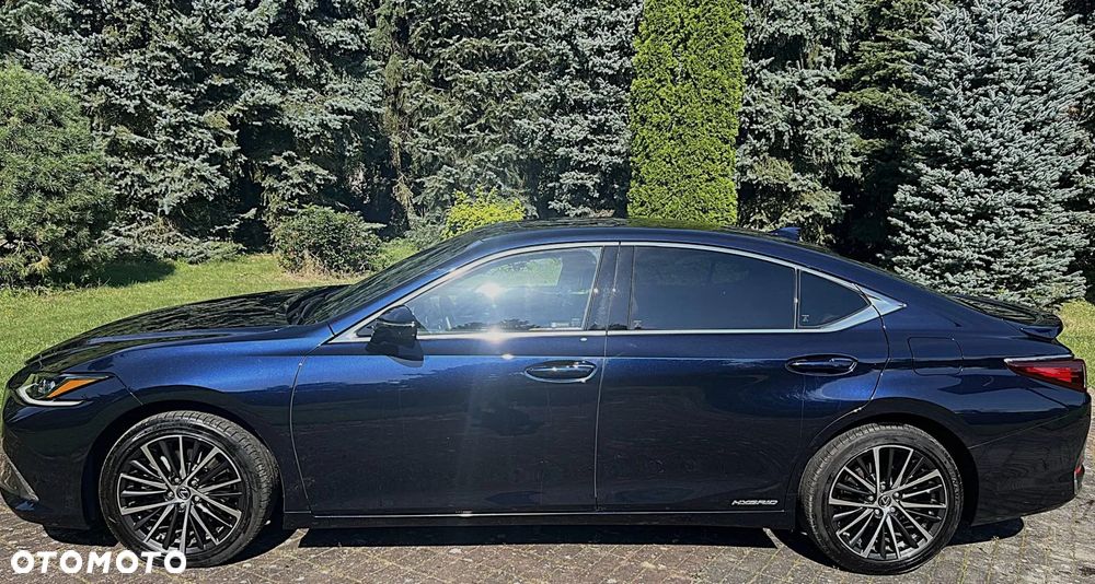 Lexus ES 300h Business Edition - 1